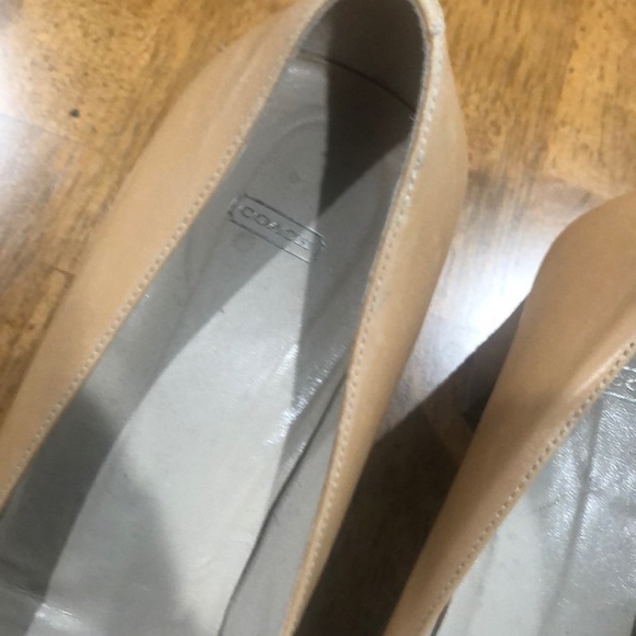 Coach camel color leather pumps - Picture 2 of 5